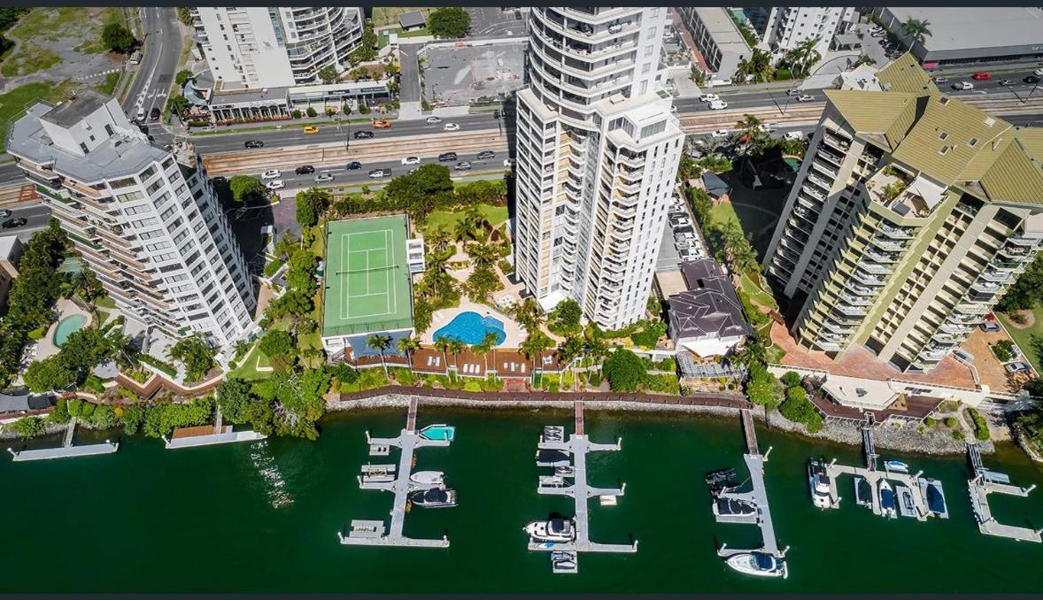 גולד קוסט The Pinnacle Apartments מראה חיצוני תמונה
