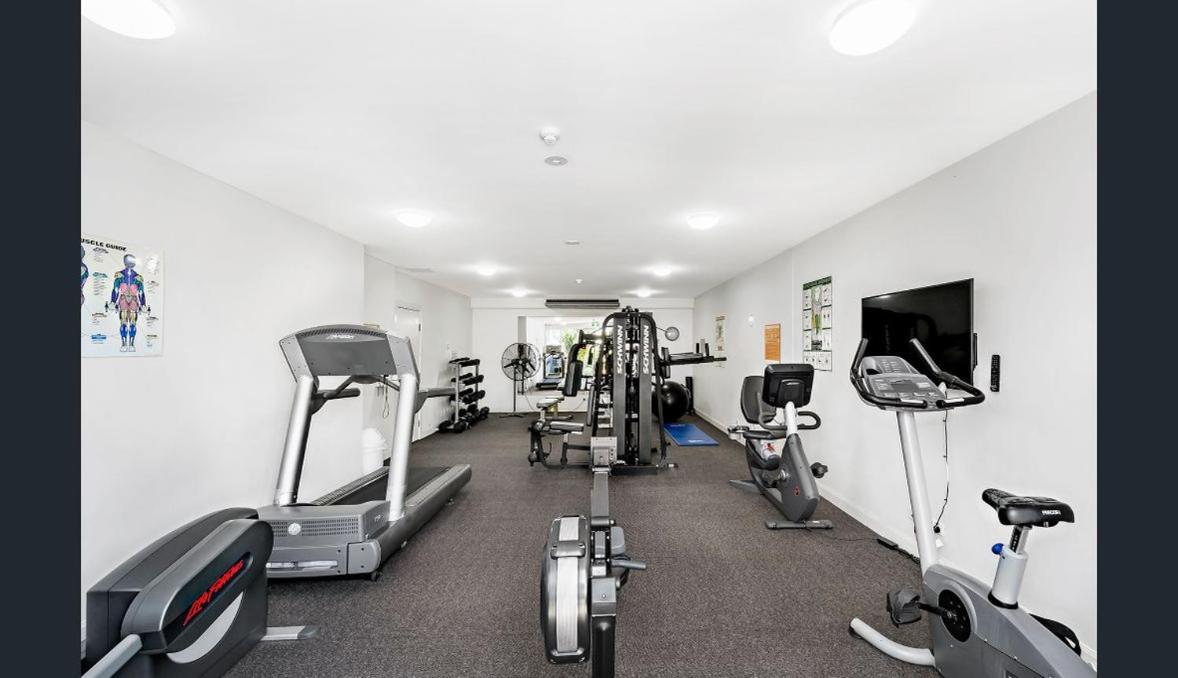 גולד קוסט The Pinnacle Apartments מראה חיצוני תמונה